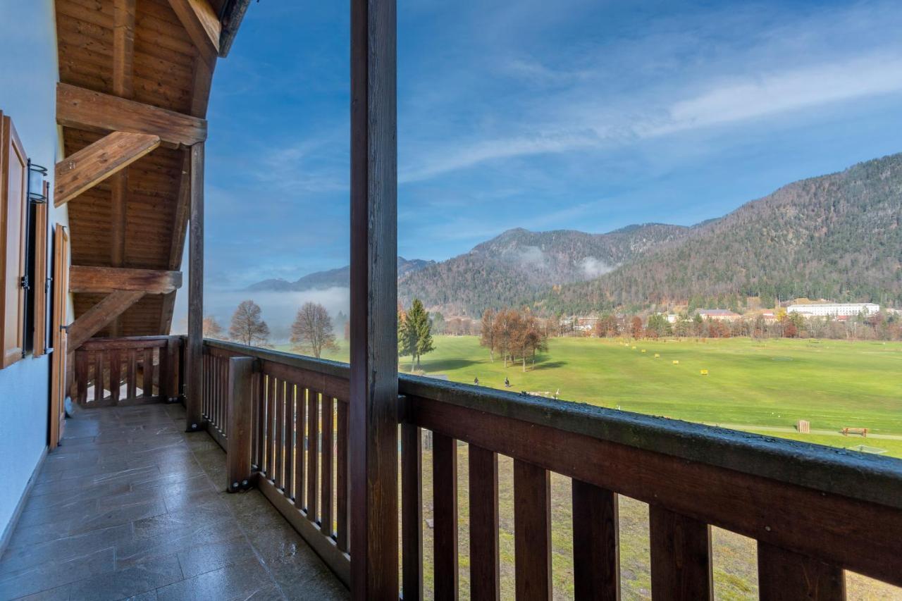 Apartamento Golf View Apt With Parking And Mountain View! Tarvisio Exterior foto