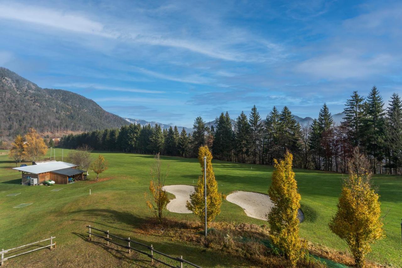 Apartamento Golf View Apt With Parking And Mountain View! Tarvisio Exterior foto